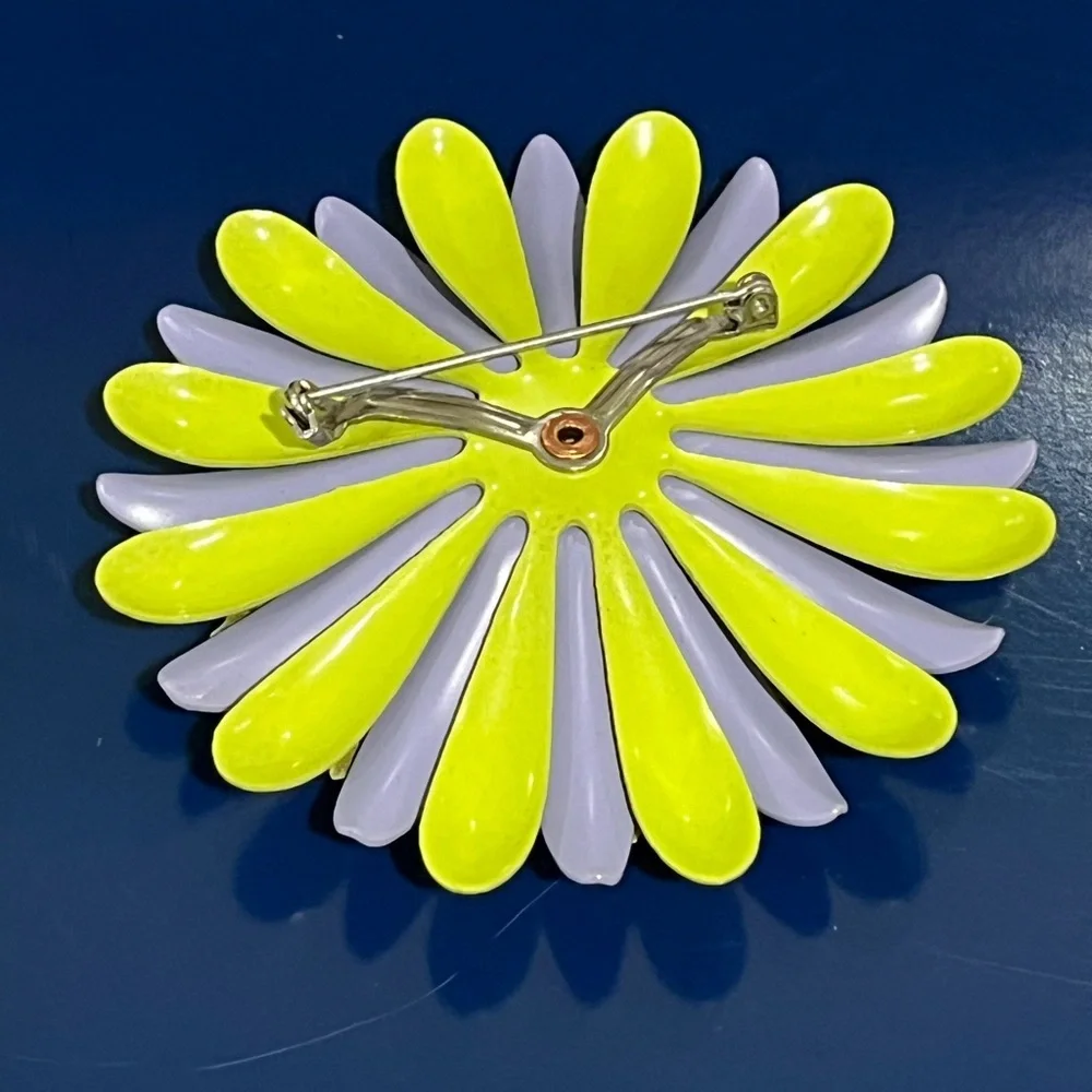 Purple Green Enamel Metal Flower Brooch Mod Floral Pin Vintage Jewelry 50s 60s - Picture 3 of 4